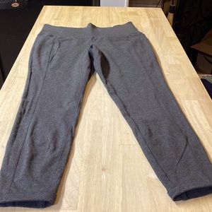 Livi Active Women’s 14/16 Dark Gray Workout Capris